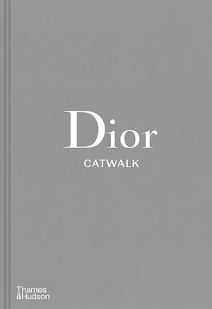 Få Dior Catwalk som Hardback bog på engelsk