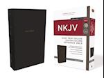 NKJV, Deluxe Reference Bible, Center-Column Giant Print, Leathersoft, Black, Red Letter, Comfort Print