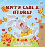 I Love Autumn (Welsh Children's  Book)