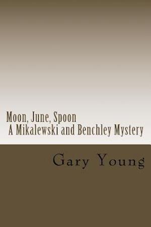 Moon, June, Spoon