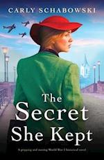 The Secret She Kept: A gripping and moving World War 2 historical novel 