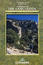 Walking in the Languedoc: 31 routes in the high Languedoc*