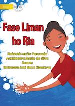 Washing Hands With Ria - Fase Liman ho Ria