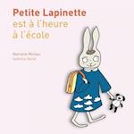 Petite Lapinette est à l'heure à l'école