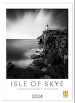 Isle of Skye - Langzeitbelichtungen in Schwarzweiß (Wandkalender 2024 DIN A2 hoch), CALVENDO Monatskalender