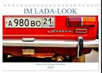 IM LADA-LOOK - Oldtimer und Newtimer in Russland (Tischkalender 2025 DIN A5 quer), CALVENDO Monatskalender