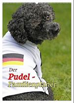 Der Pudel-Familienplaner (Wandkalender 2025 DIN A2 hoch), CALVENDO Monatskalender