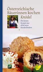 Österreichische Bäuerinnen kochen Knödel