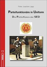 Parteifunktionäre in Uniform