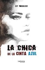 La chica de la cinta azul