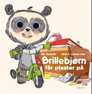 Brillebjørn får plaster på