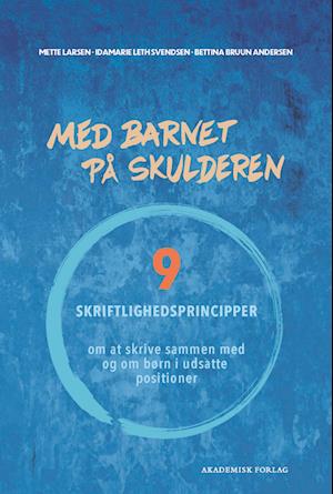 Med barnet på skulderen