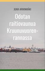 Odotan raitiovaunua Kruunuvuorenrannassa